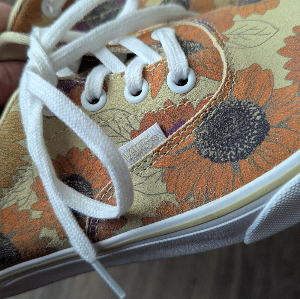 Vans Doheny Sunflowers Daisies Floral Classic Sneakers - Picture 3 of 9